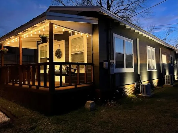 908 N 15th Ave, Laurel, MS 39440