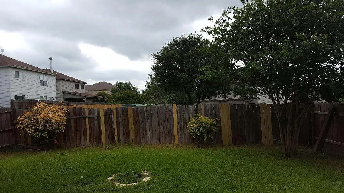 4 bed, 2278 sqft, $2,000 — Photo 2