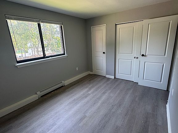 4th image of 180 Earle St #C02