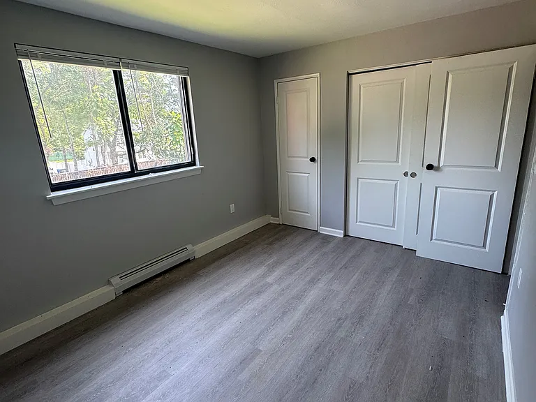 180 Earle St #C02 — Photo 4