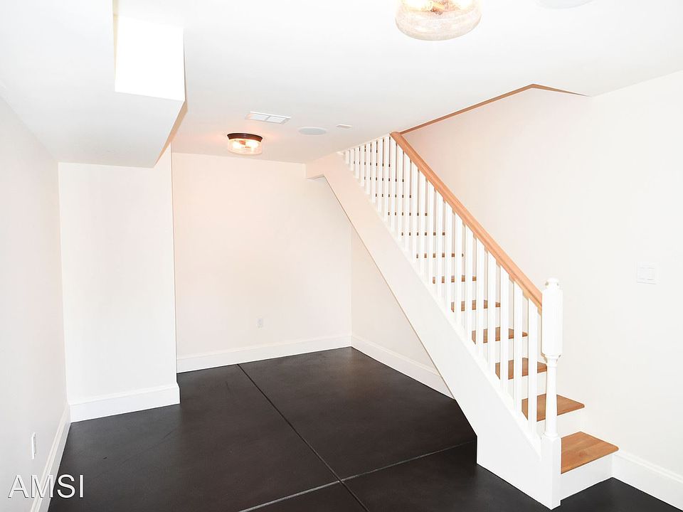 1st image of 666A Bay St