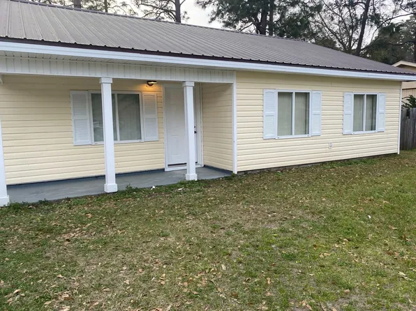 239 Pointe South Dr, Hinesville, GA 31313