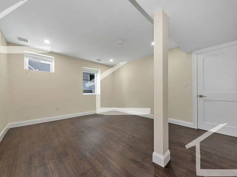 157 4th St #1 — Photo 36