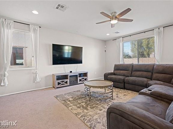 5th image of 226 Pivot Ave
