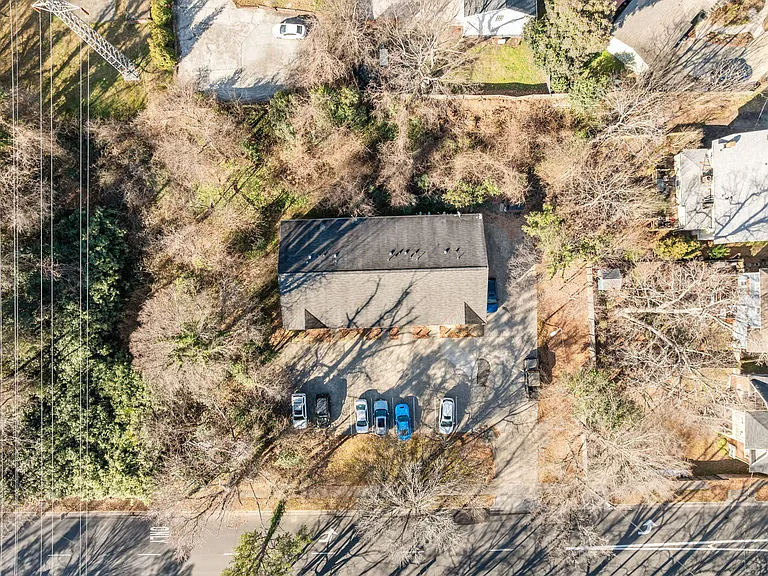 1605 N Roxboro St — Photo 14