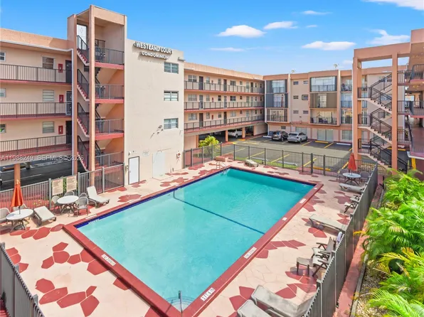 1855 W 60th St APT 311, Hialeah, FL 33012