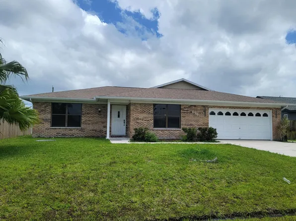 698 SE Thanksgiving Avenue, Port St Lucie, FL 34984