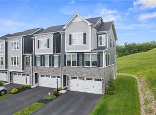 606 Spruce Ln N, Canonsburg, PA 15317