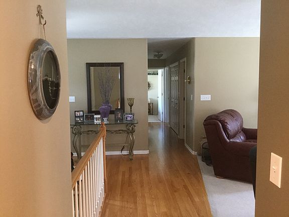 hall to bedrooms
