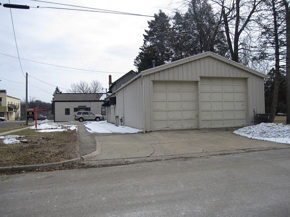 2nd image of 707 Water St