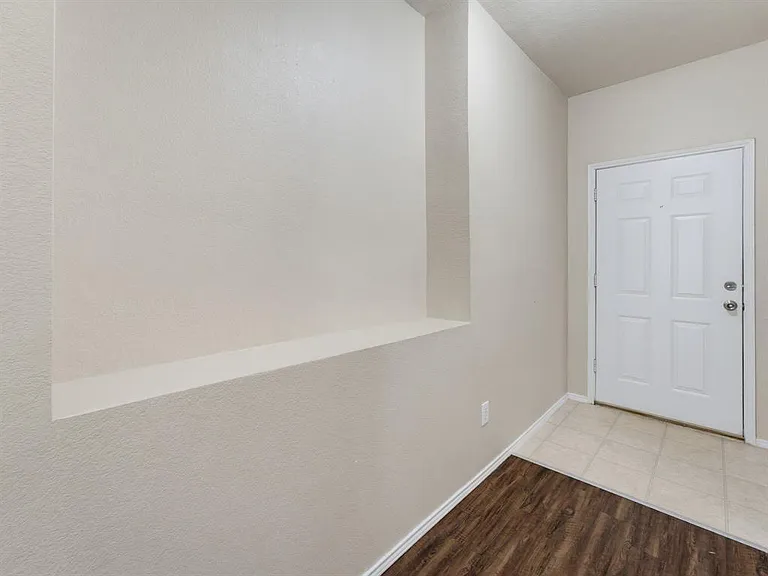 4105 Capstone Dr — Photo 4