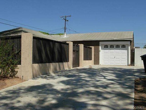 3rd image of 960 Linden Pl