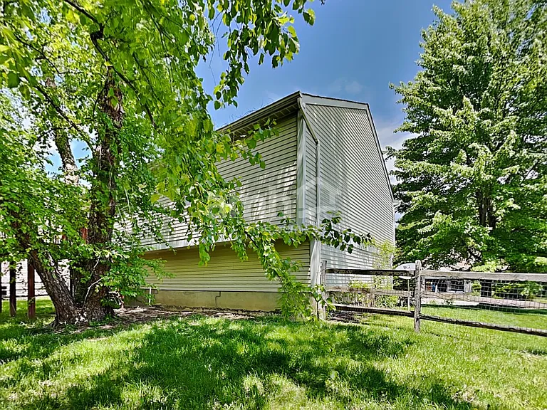 3659 Shorewood Dr — Photo 20