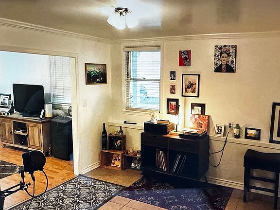 4th image of 1404 D St APT C