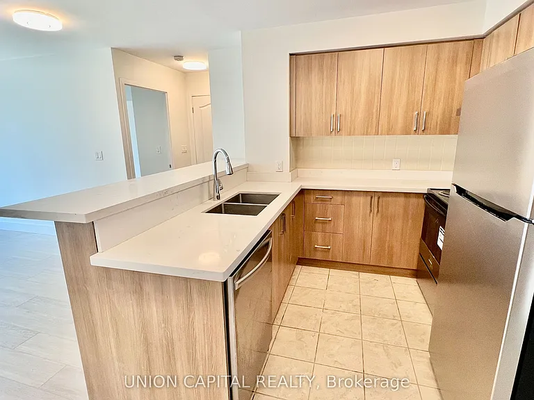 38 Lee Centre Dr #1907 — Photo 4