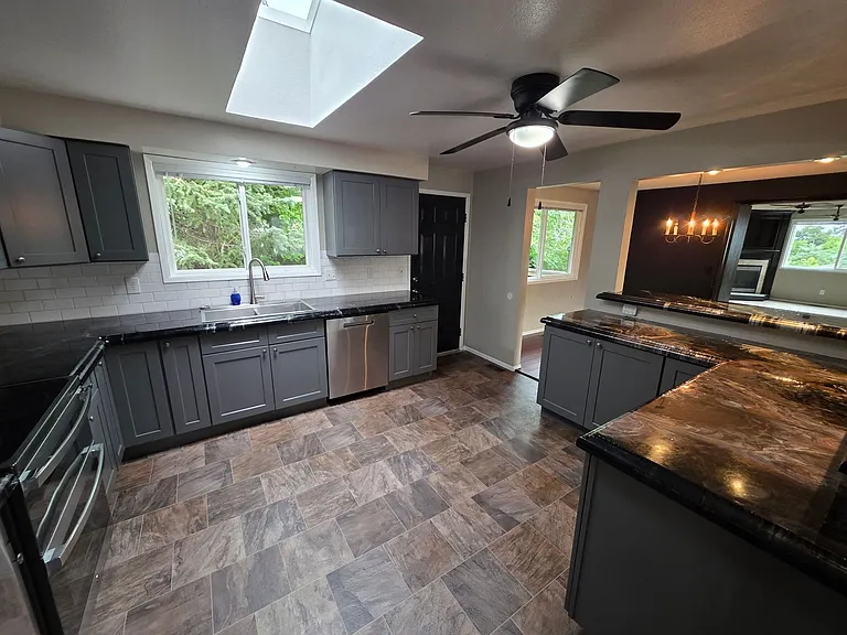 6912 N Five Mile Rd — Photo 8