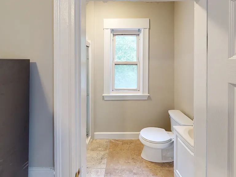 23 Pennsylvania Ave #1E — Photo 8