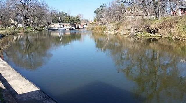 2nd image of 829 Woodland Hills Dr