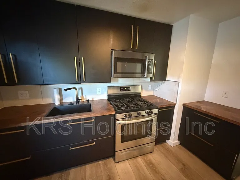903 Freedom Ave — Photo 10