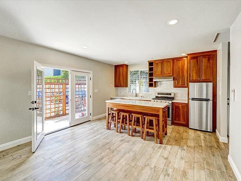 1st image of 1723 Pier Ave