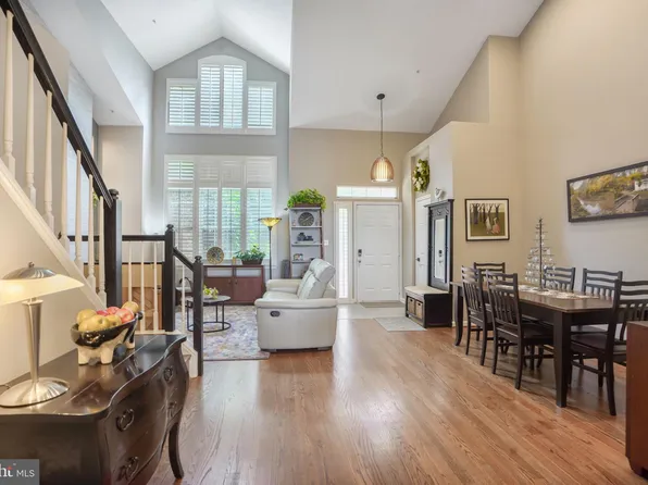 7023 Haycock Rd APT G, Falls Church, VA 22043