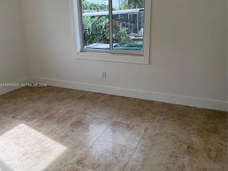 10835 SW 154th Ter — Photo 12