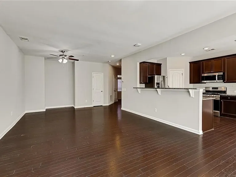1237 Foxcroft Ln — Photo 12