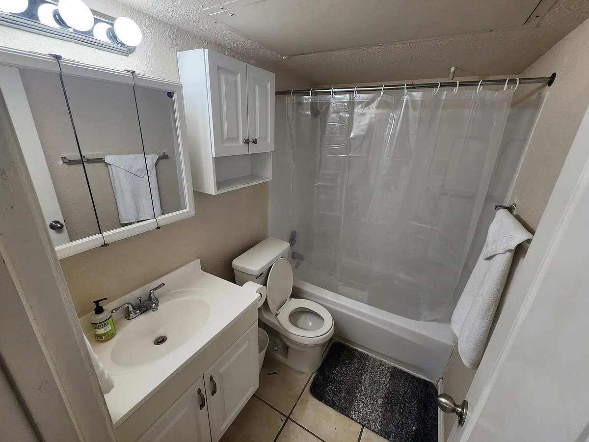 Building Photo - 2220 Leon St #101B