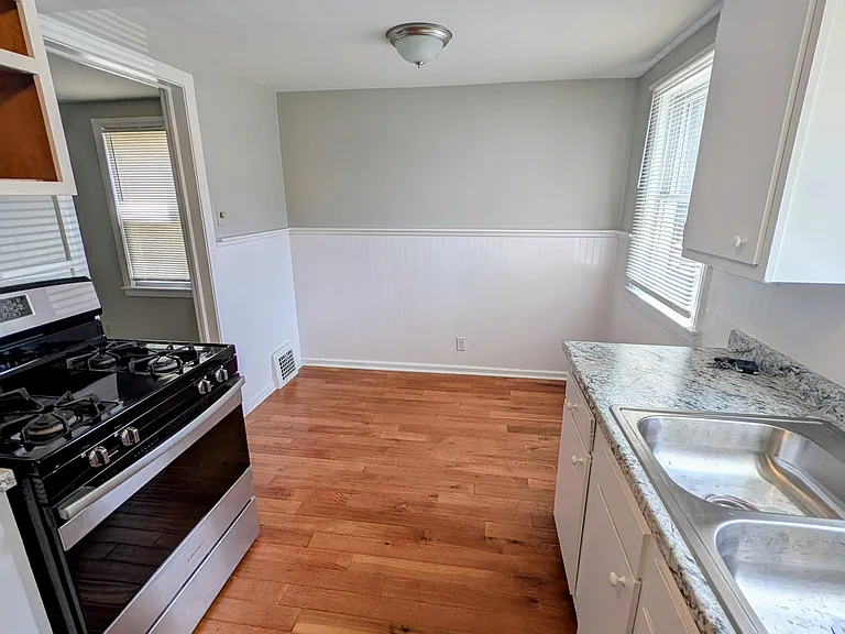 45 Hollywood Ave #2 — Photo 7