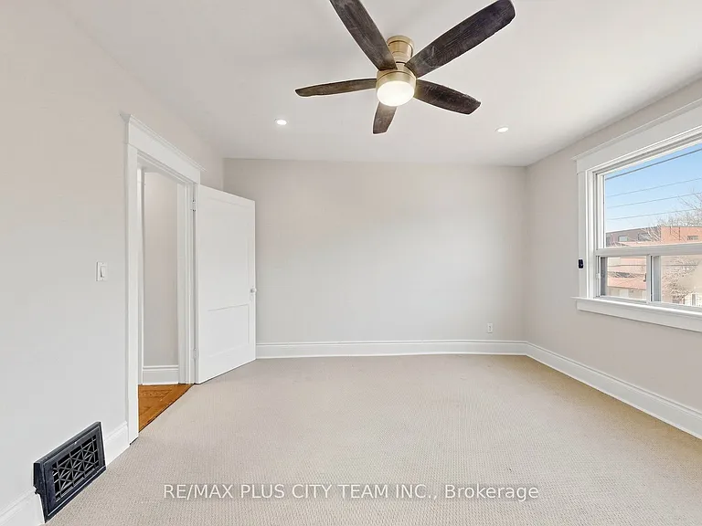 402 Woodbine Ave — Photo 14