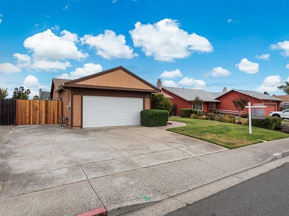 2nd image of 902 Pintail Drive