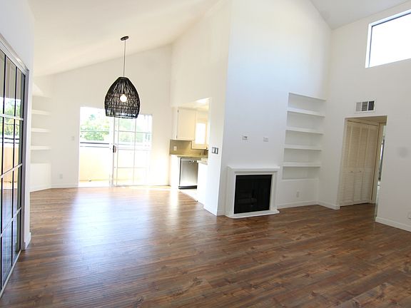 2nd image of 1001 N Croft Ave