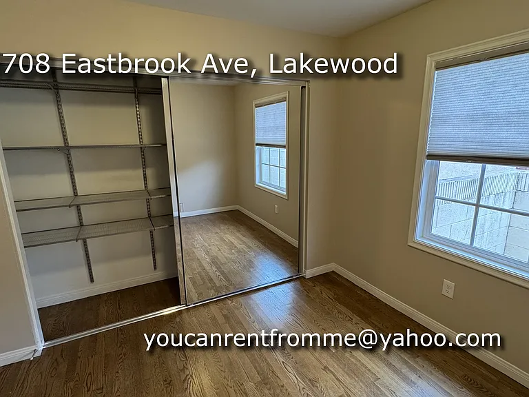 Middle Bedroom