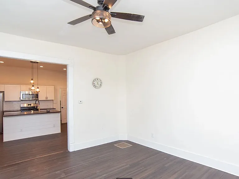 1745 Union St — Photo 10