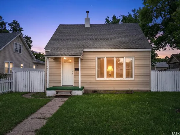 805 Athabasca STREET E, Moose Jaw, SK S6H 0M6
