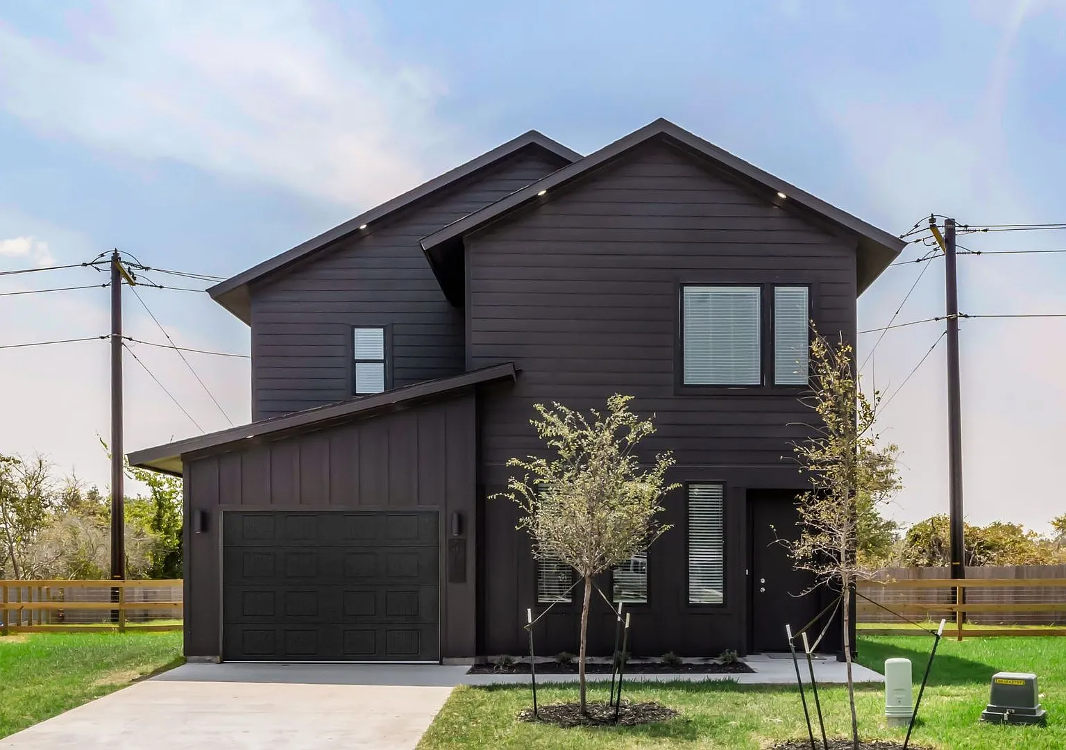 Pre-Lease Fall 2027 Luxury Home In South College Station — Photo 1