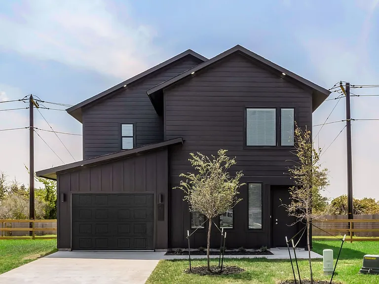 3003 Alpha Wolf Ct — Photo 1