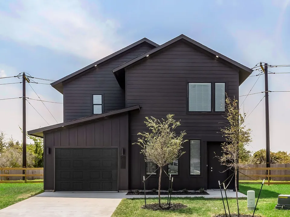 3003 Alpha Wolf Ct