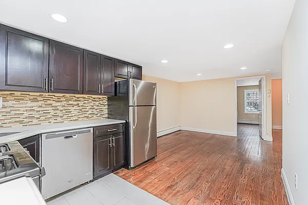 Sold by REMAX Elite | media 7