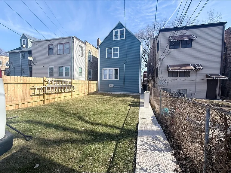 532 N Lawler Ave #1 — Photo 2