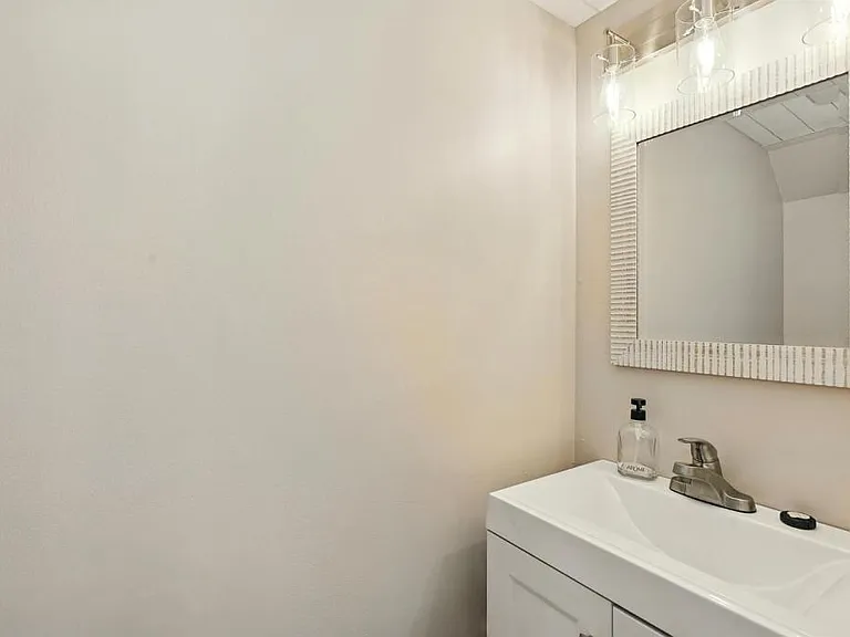 2621 Wingate Ct — Photo 18