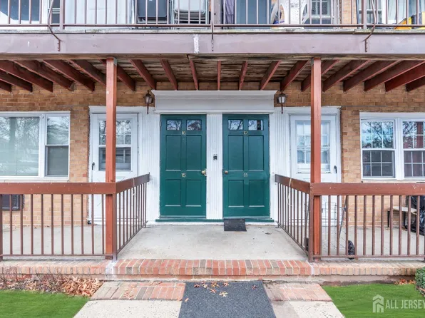 55 Gill Ln APT 16, Iselin, NJ 08830