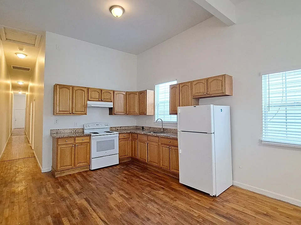 2539-41 Gravier