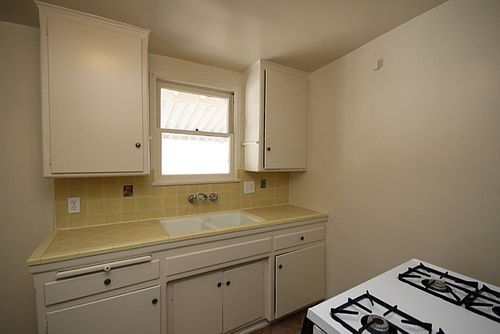 5th image of 638 S Marengo Ave APT 5