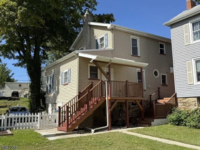 3 bed, 1.5 bath, $2,800 — Photo 3