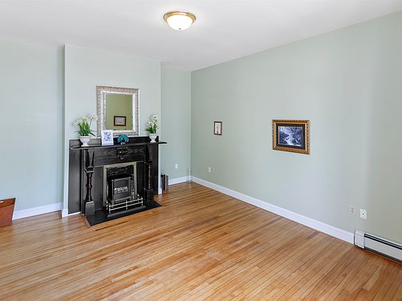 3rd image of 204-1 Euston St #202
