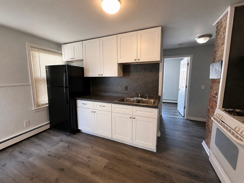 1st image of 299 Filmore St APT 3