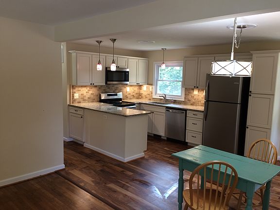 Open Floor Plan, New Kitchen