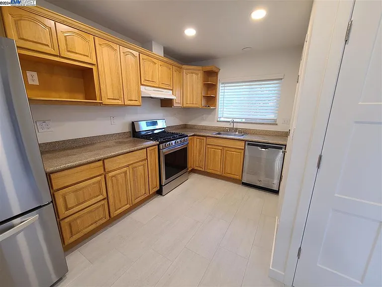 749 Palomino Dr — Photo 6
