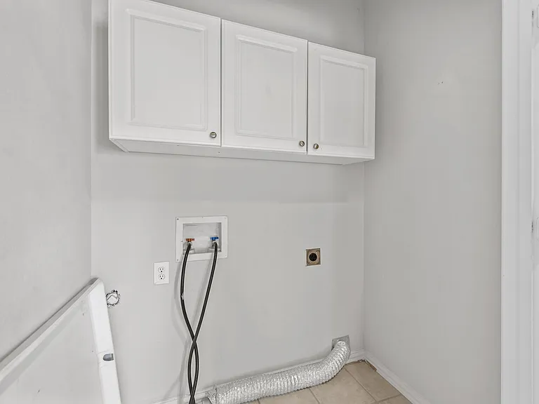 4404 Honfleur Ct — Photo 36
